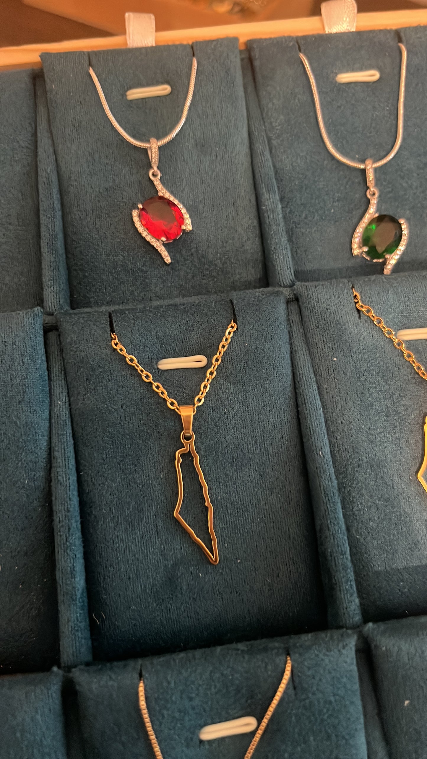 Necklace and bracelet set Palestine map