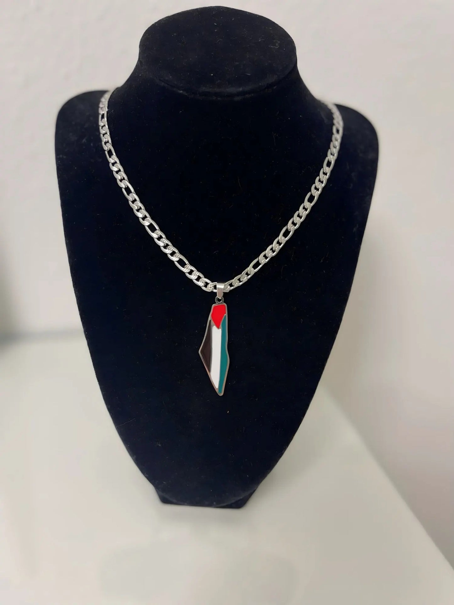 Thick chain Palestine map in silver