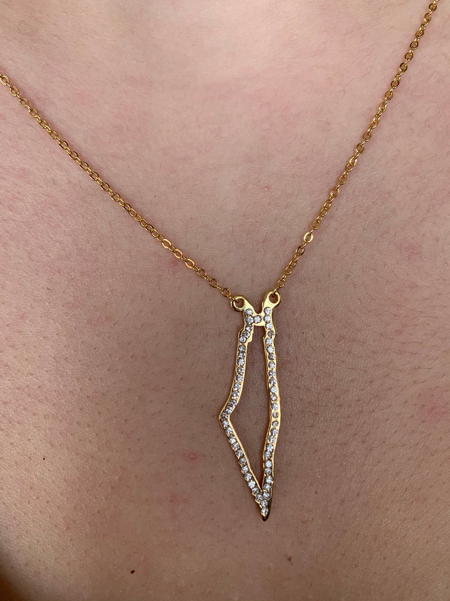 Palestinian sparkly pendant with chain