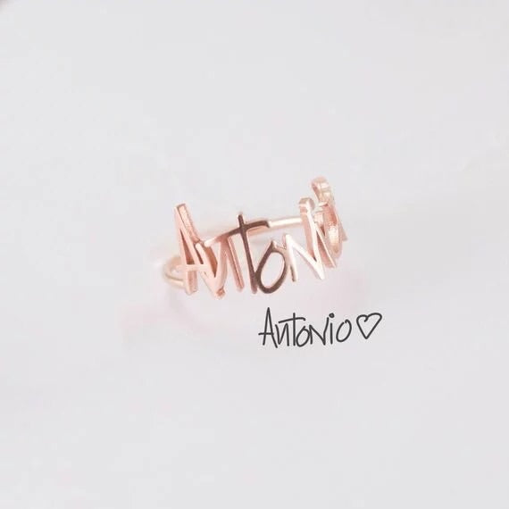 Signature name ring