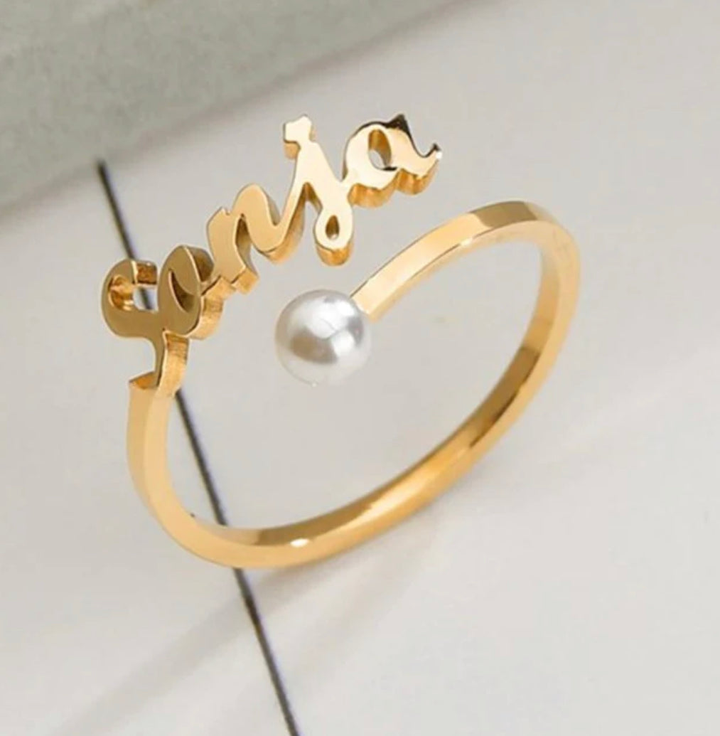 Custom ring with pearl