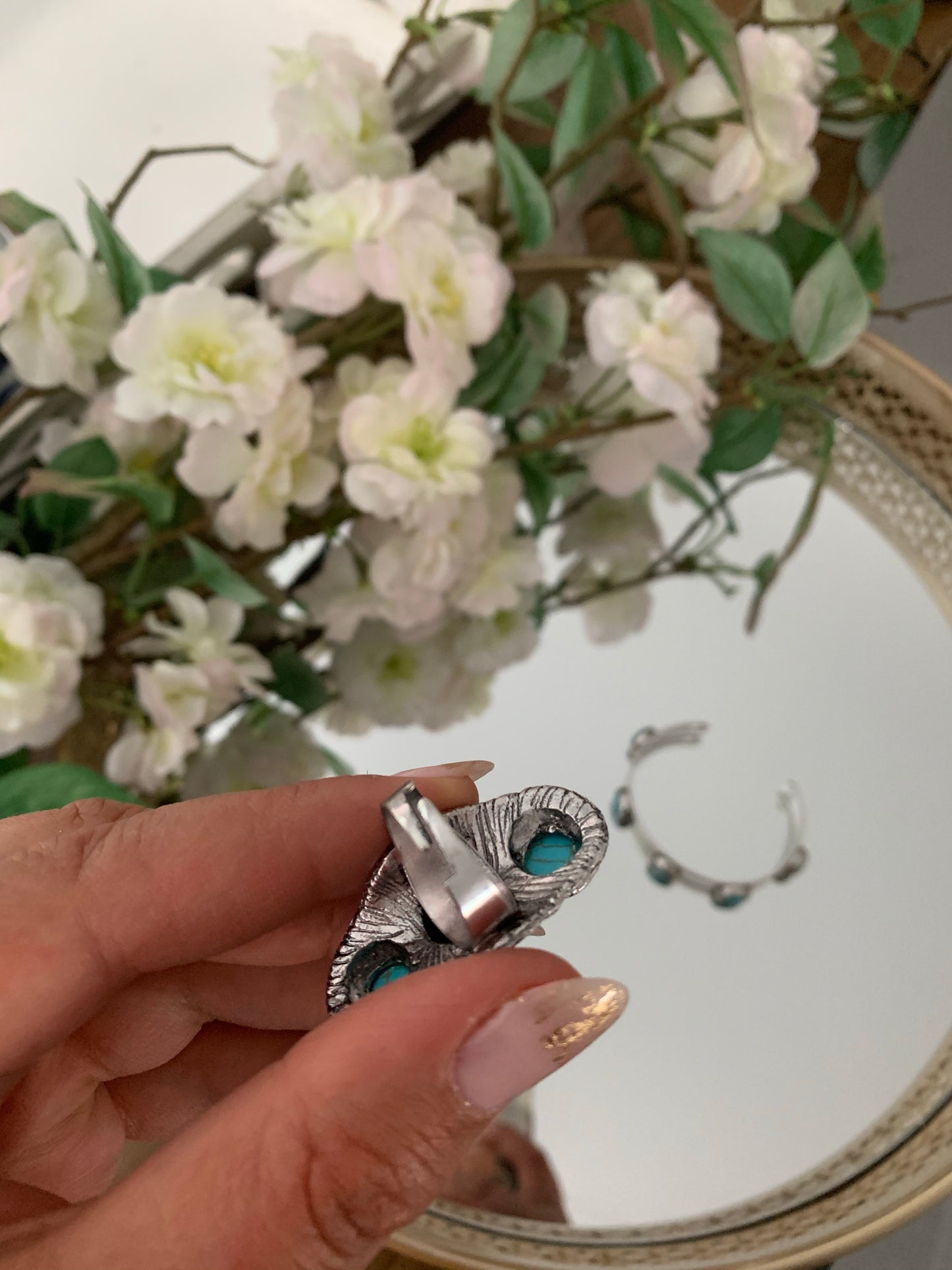THREE TURQUOISE STONE SILVER RING