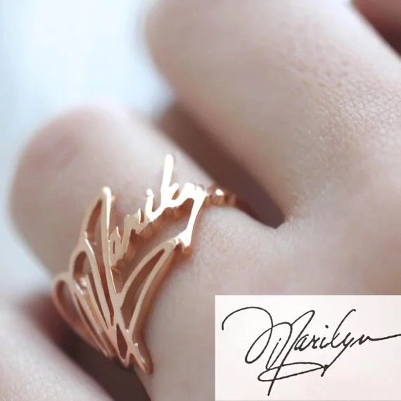 Signature name ring